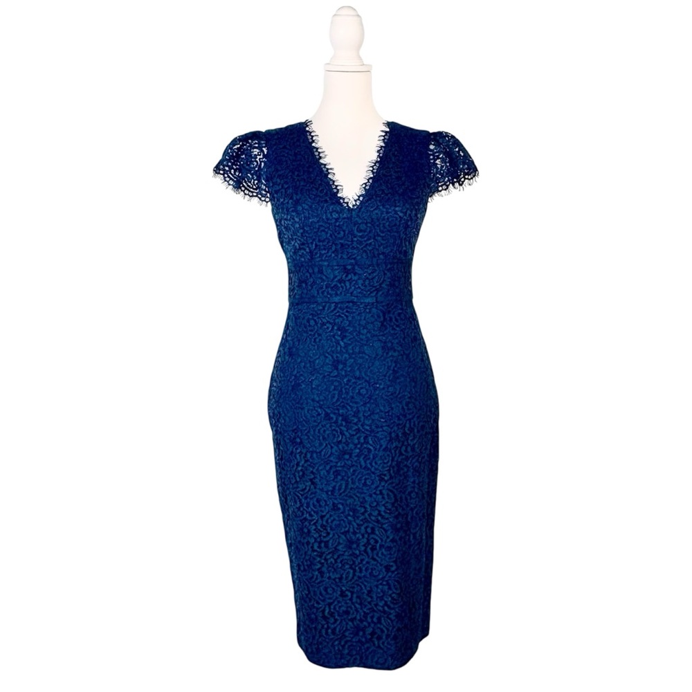 Gal Meets Glam Ginger Rosebud Lace Dress V-Neck‎ Cap Sleeve Sheath Chic Classic